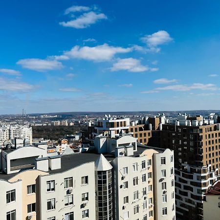Comfortable Apartment With A Panoramic View คีชีเนา ภายนอก รูปภาพ