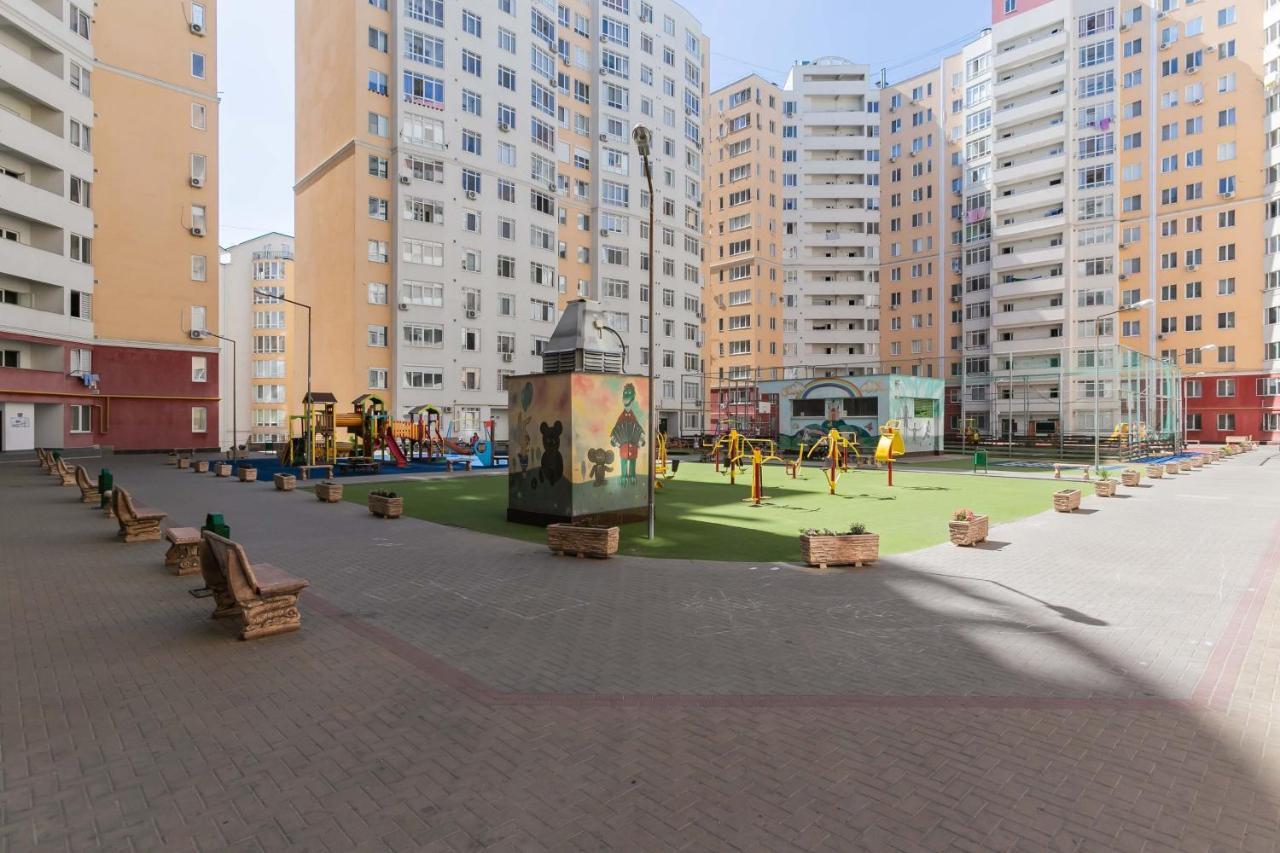Comfortable Apartment With A Panoramic View คีชีเนา ภายนอก รูปภาพ